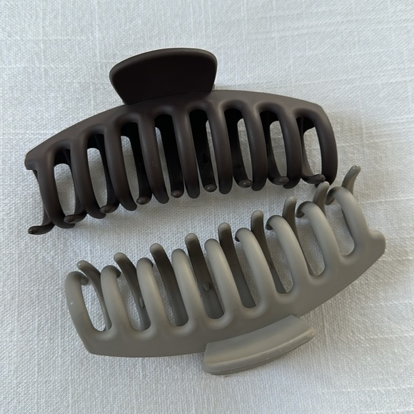 Bundle of Hairclips - Picture 5 of 6